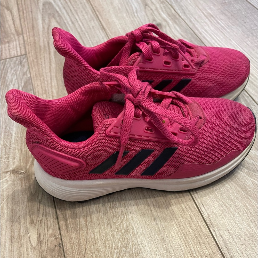 EUC/ girls adidas sneakers
